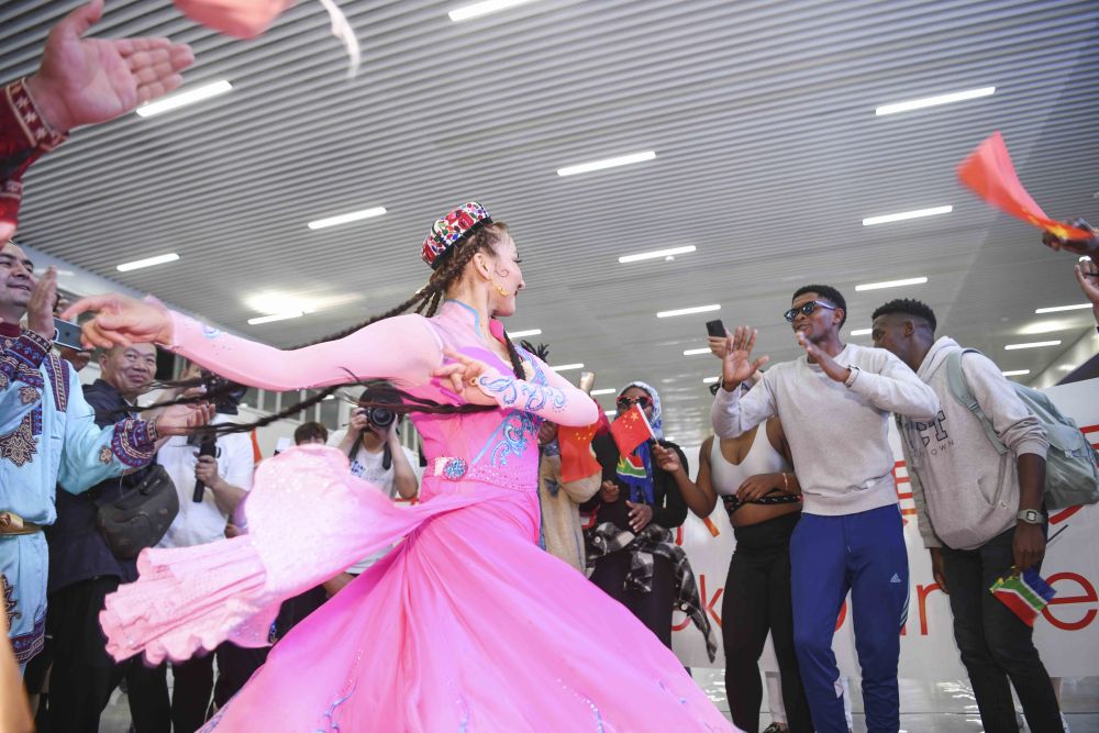 当南非舞蹈遇上中国新疆舞