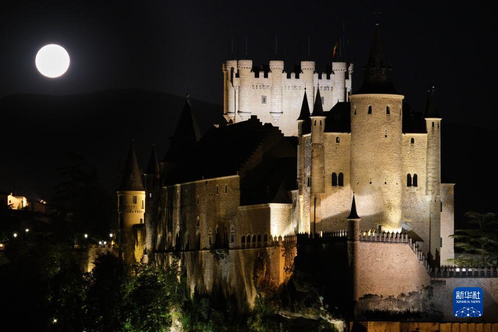西班牙：城堡与月亮