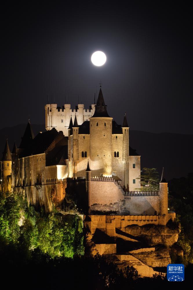 西班牙：城堡与月亮