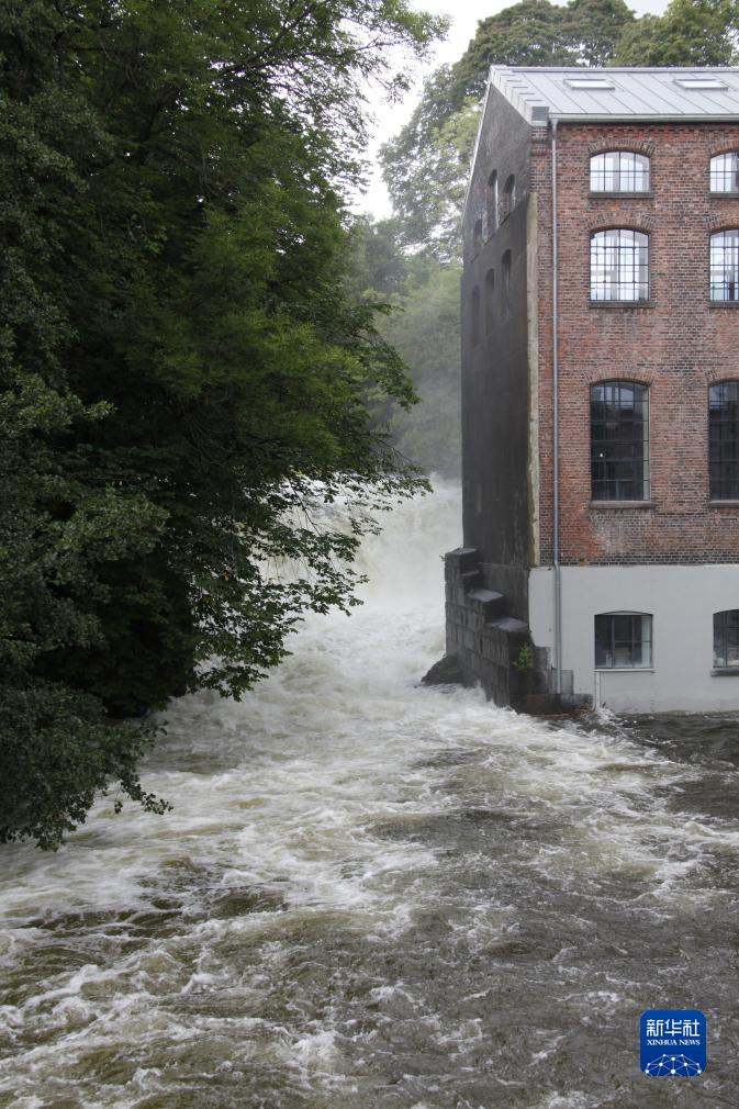 挪威强降雨引发洪水等灾害