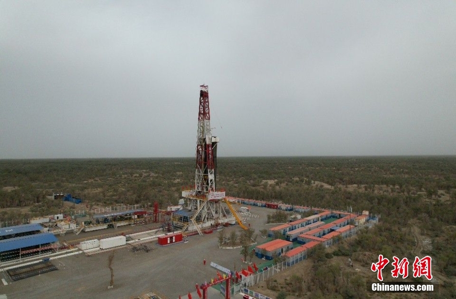 【打卡中国新坐标】在塔克拉玛干沙漠看地下9000米石油开采