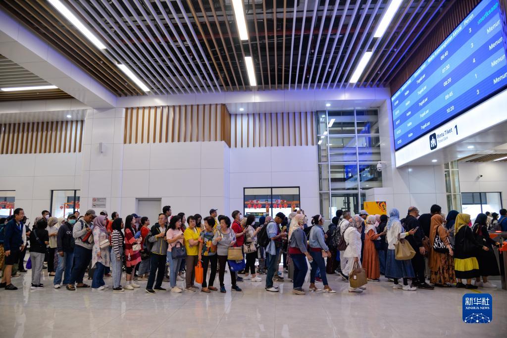 印尼：雅万高铁受到民众追捧