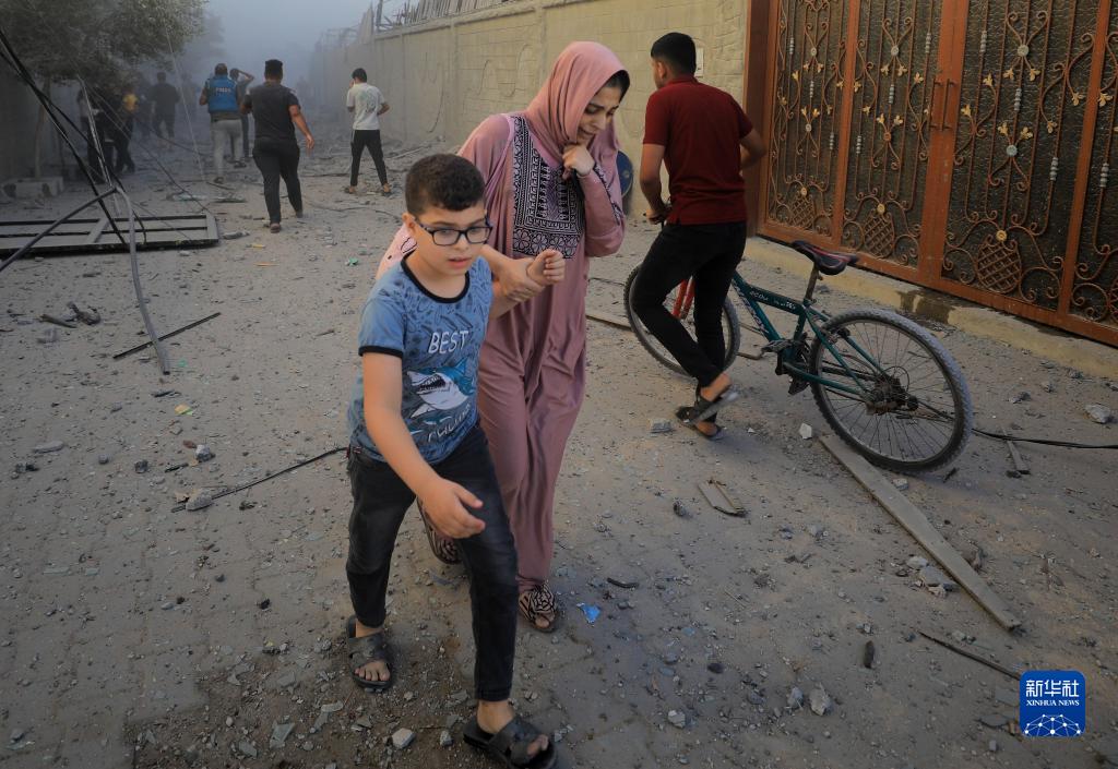 加沙地带卫生部门：以军袭击加沙致死人数已过万