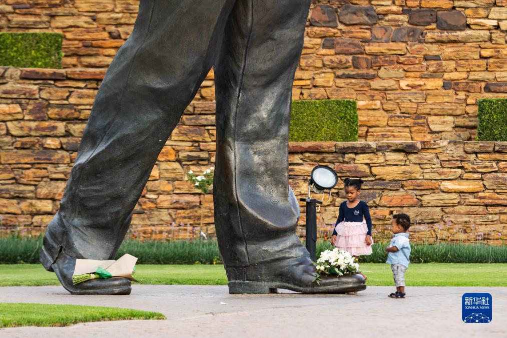 南非：曼德拉逝世十周年