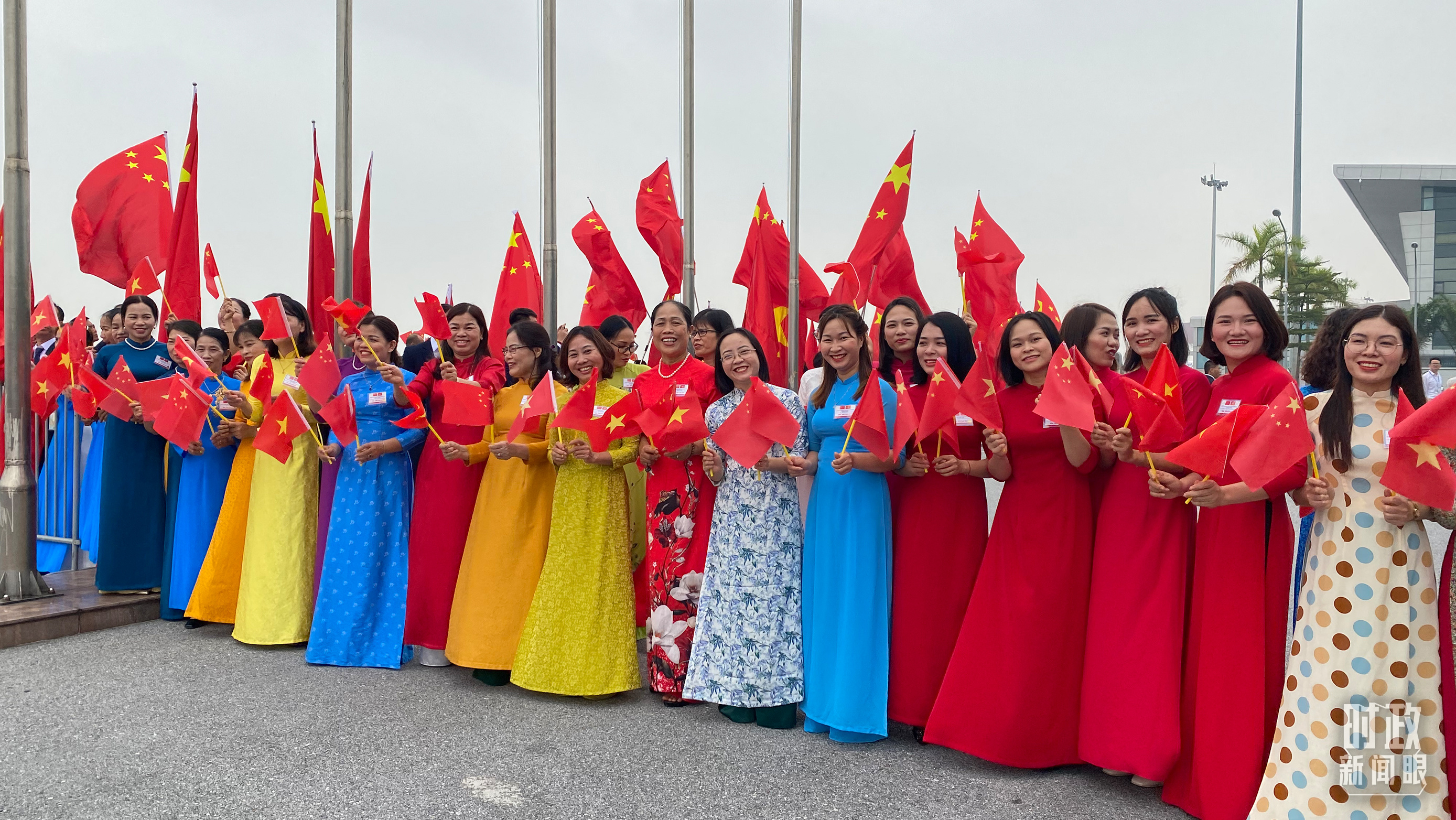 时政新闻眼丨时隔六年习近平再访越南，承载哪些重要历史意义