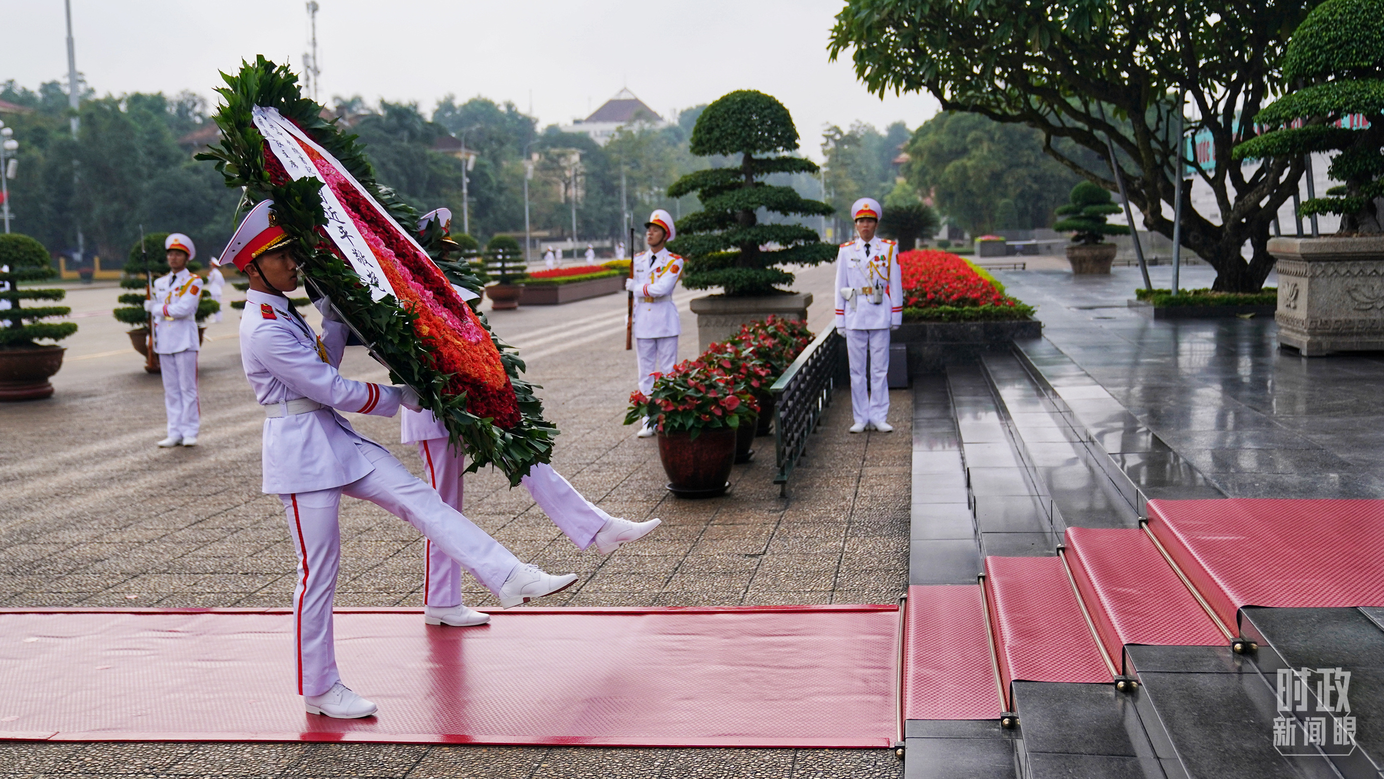 时政新闻眼丨时隔六年习近平再访越南，承载哪些重要历史意义