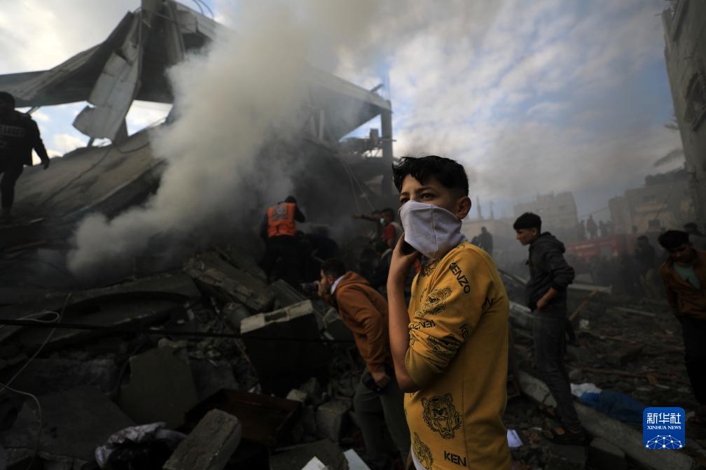 以军空袭加沙南部城市拉法造成至少27人死亡