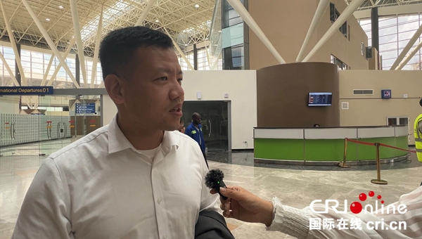 （“一带一路”成果巡礼）中企改扩建津巴布韦穆加贝国际机场 助力该国经济发展