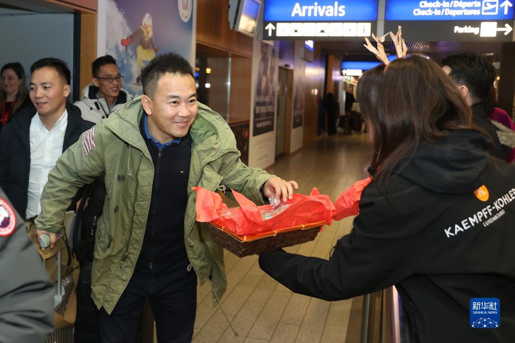 中国卢森堡首条直飞客运航线开通