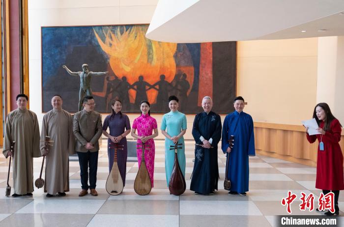 上海评弹团在纽约联合国总部上演快闪音乐会