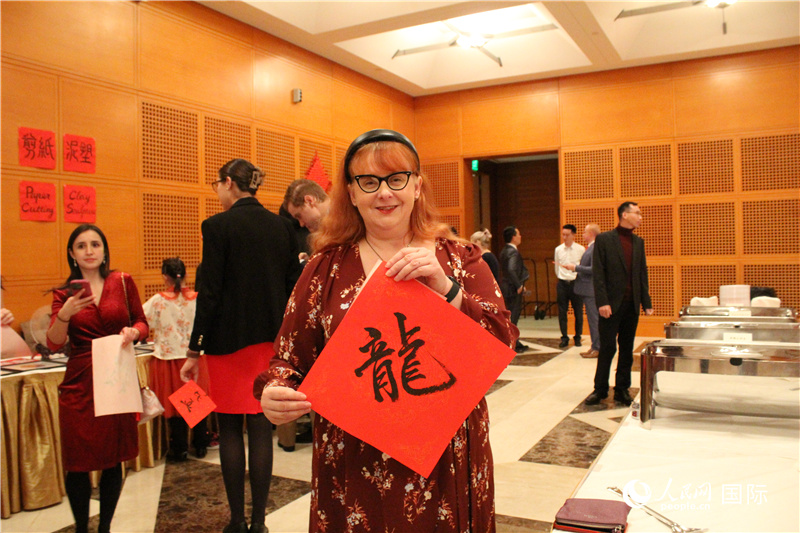 美国当地民众体验中国春节文化
