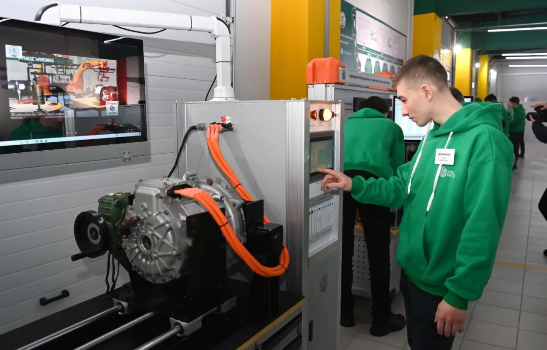 这国总统为这事致谢天津职业教育!