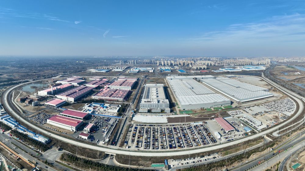 共话中国经济新机遇｜中国新能源汽车产业链坚定走全球化之路