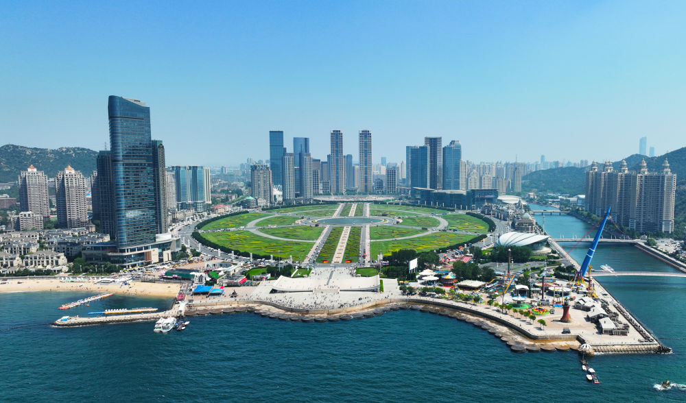 镜头连中外·第54辑 | 夏日海滨邂逅冰雪小镇 达沃斯唱响中国音 镜头连中外·第54辑 | 夏日海滨邂逅冰雪小镇 达沃斯唱响中国音