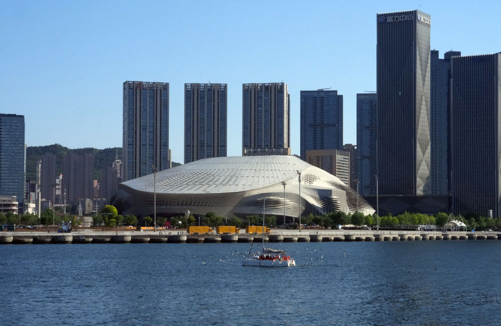 镜头连中外·第54辑 | 夏日海滨邂逅冰雪小镇 达沃斯唱响中国音 镜头连中外·第54辑 | 夏日海滨邂逅冰雪小镇 达沃斯唱响中国音