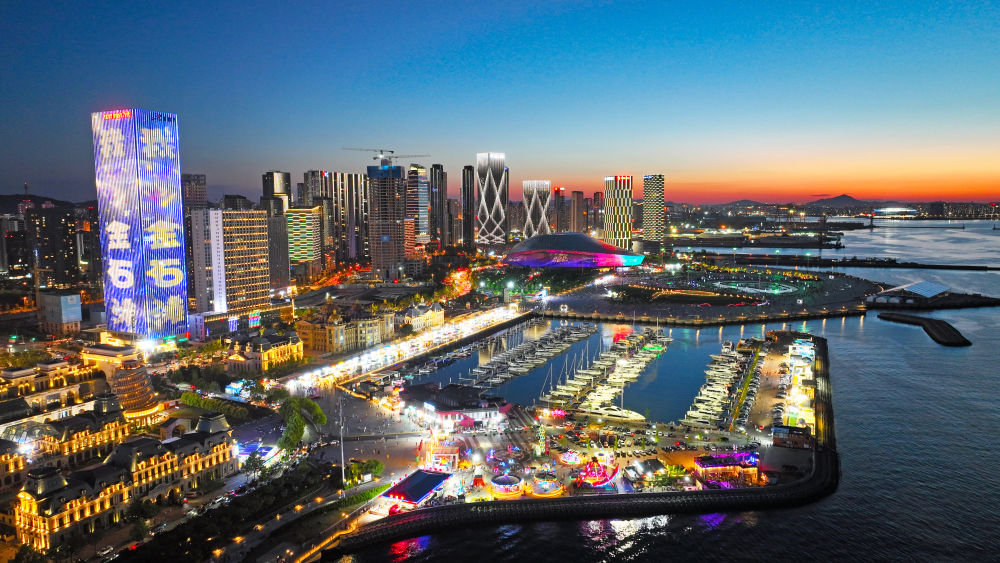 镜头连中外·第54辑 | 夏日海滨邂逅冰雪小镇 达沃斯唱响中国音