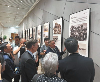 “铭记英雄——飞虎队主题历史图片展巡展”在多地举行——为续写中美人民友谊贡献力量