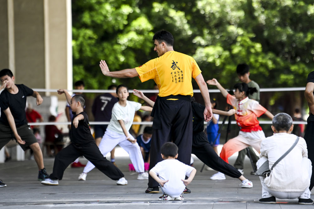 资讯有故事丨练武术 学针灸 巴西友人爱上中国传统文化