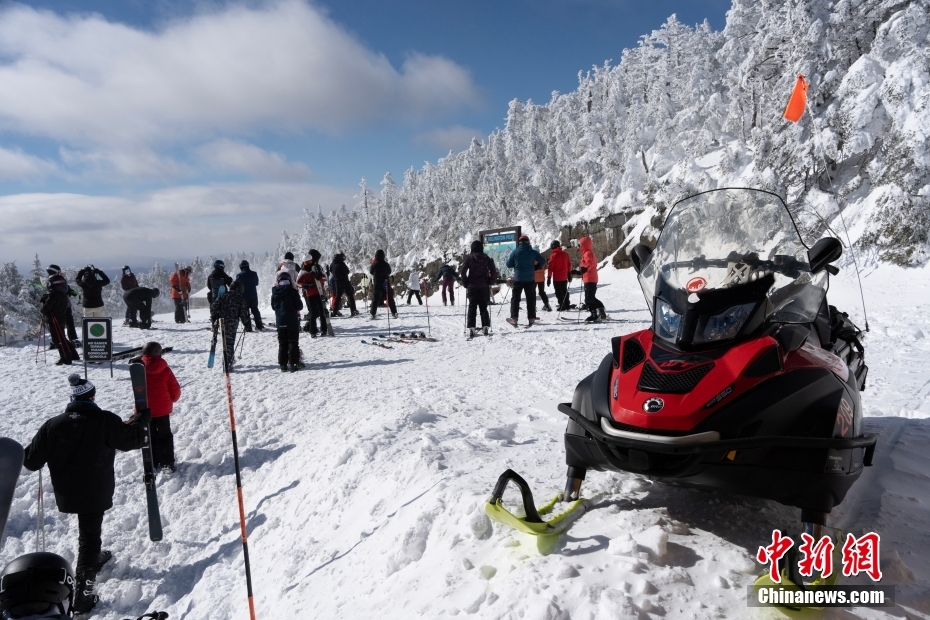 美国东部滑雪胜地迎来客流高峰