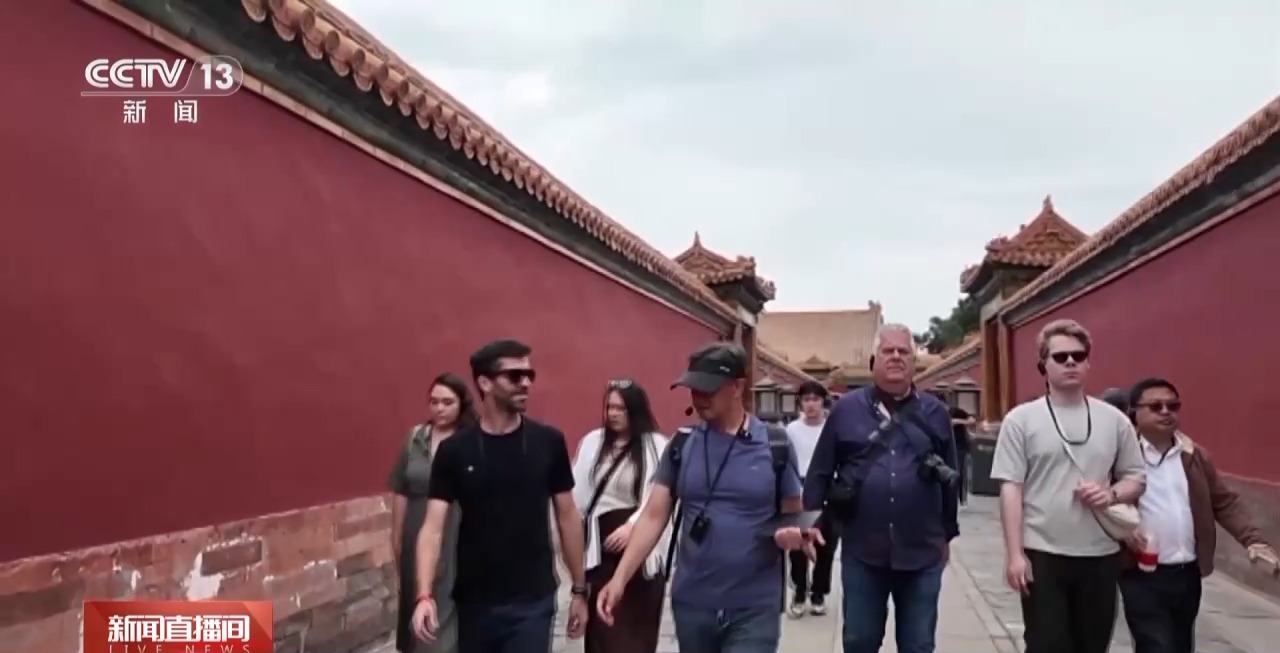 入境旅游订单激增 老外博主：中国很棒，来玩！