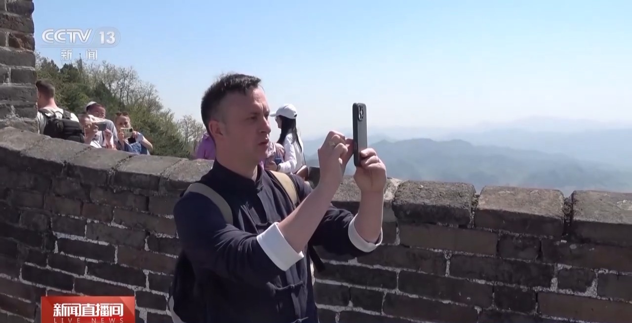 入境旅游订单激增 老外博主：中国很棒，来玩！