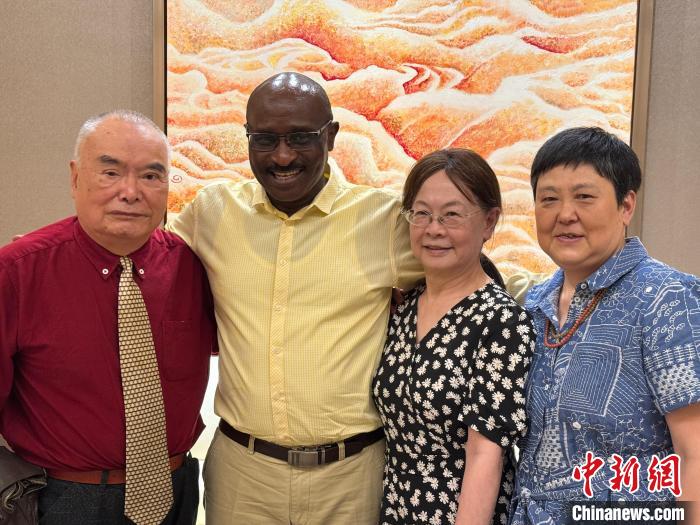 跨越26年的重逢：中乌医患“双向奔赴”昆明续写友谊新篇