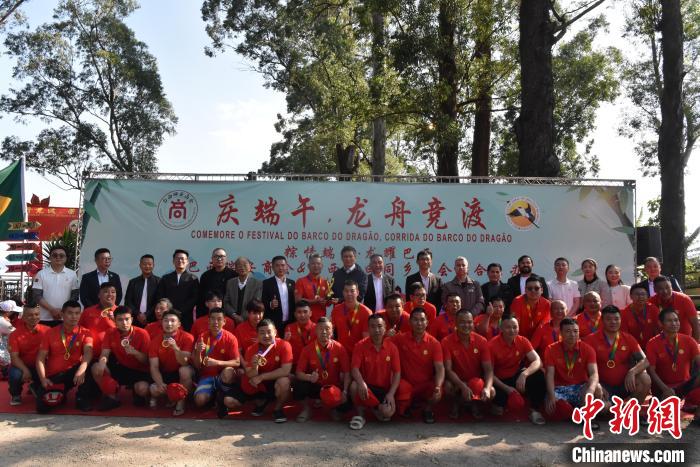 巴西端午龙舟竞渡：“点燃去中国的热情”