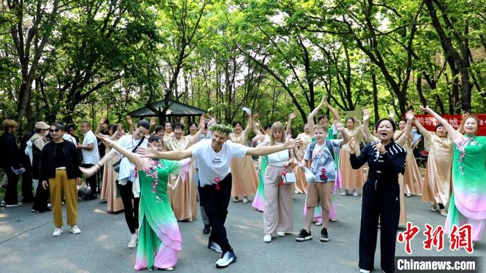 近300名俄罗斯游客“蜜都”饶河体验“原汁端午”