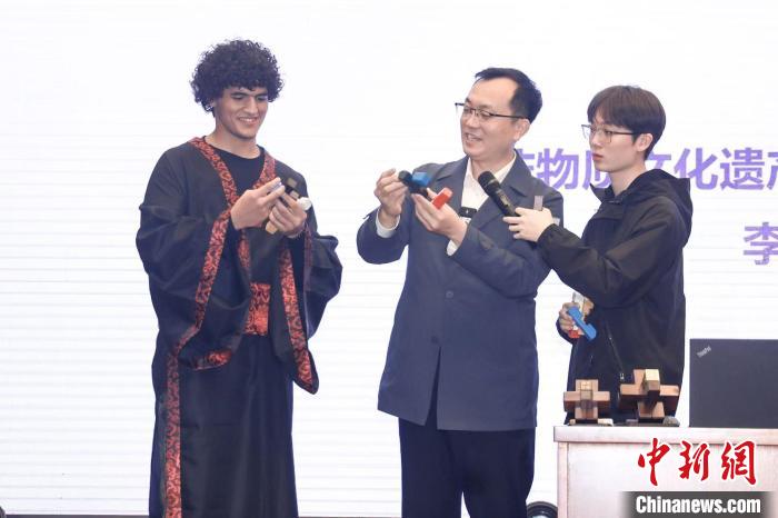 埃及留学生“小明”的逐梦之路：用中文“编程”未来