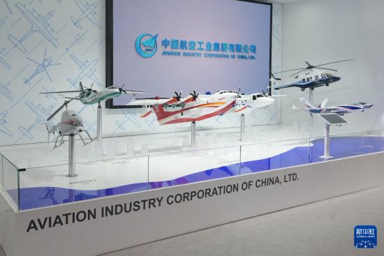 中国航空明星产品亮相巴黎航展