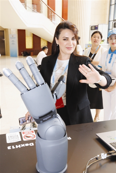 2025上合组织数字经济论坛启幕 聚焦六大领域 打造数字经济合作“上合样板”