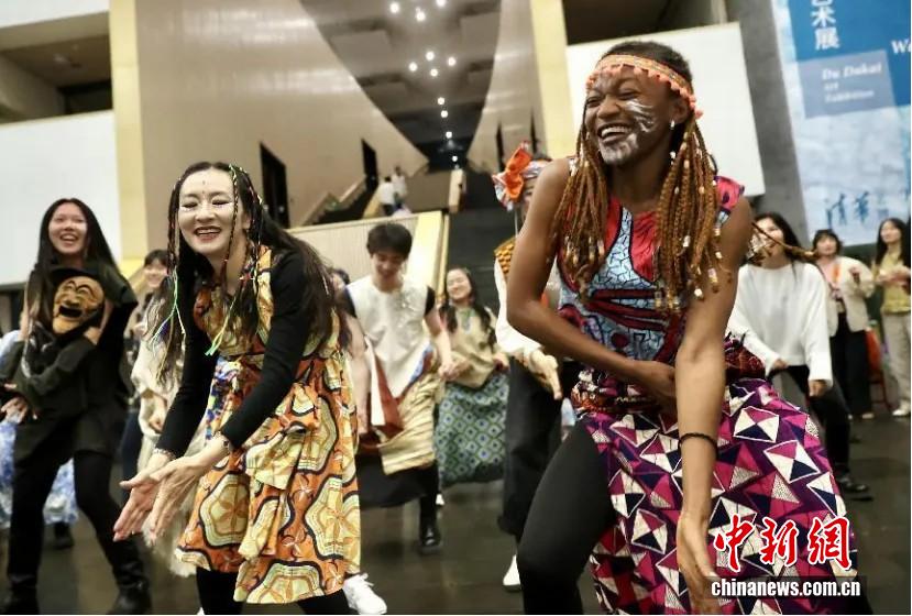 东西问丨西佐·恩卡拉：溯源中非友好，从万隆会议到新时代合作
