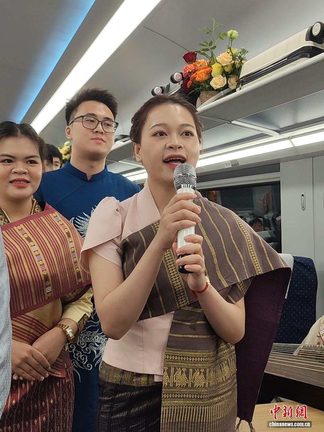 既有速度又有温度！中老铁路架起跨国求学“连心桥”