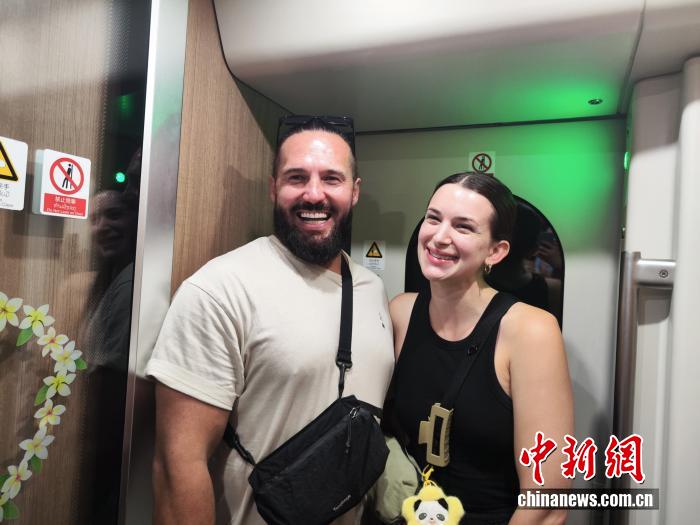 既有速度又有温度！中老铁路架起跨国求学“连心桥”