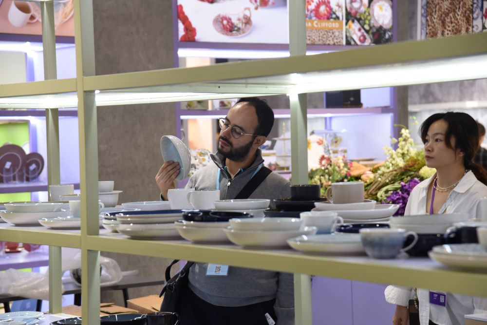 关键指标创新高!广交会透出外贸新气象 关键指标创新高!广交会透出外贸新气象