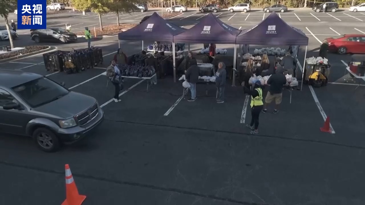 美政府“停摆”致民生问题凸显 两党仍僵持不下