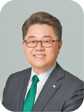 “推动经济全球化进程的关键合作平台”