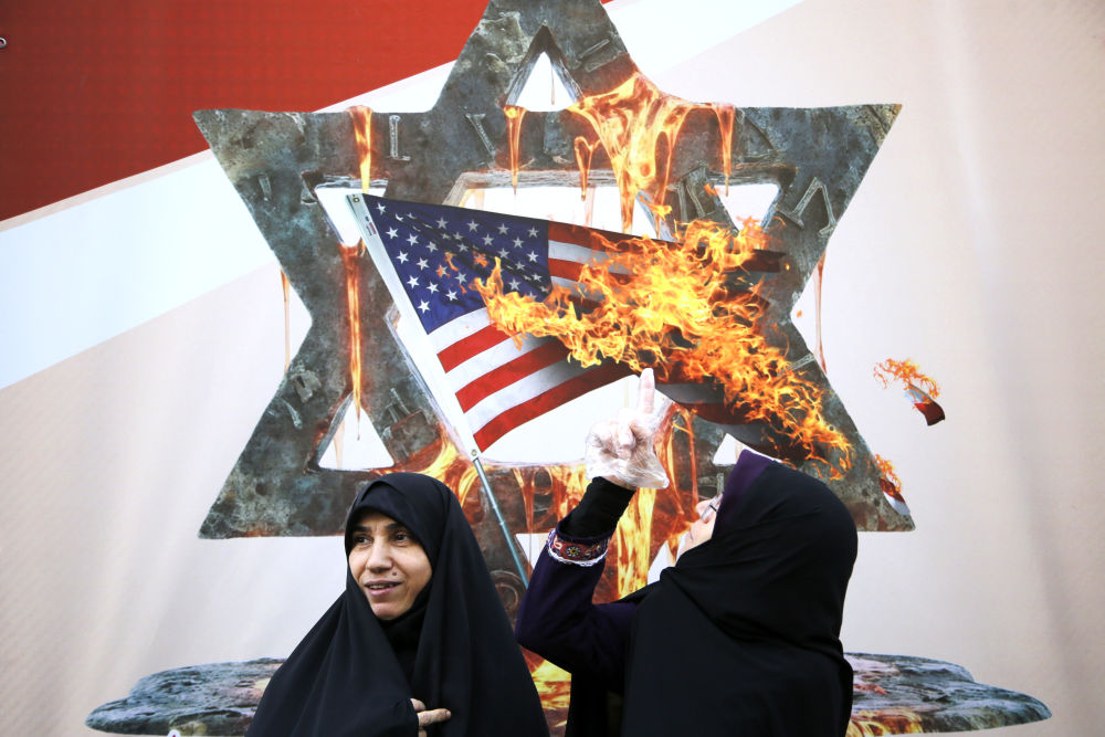 聚焦丨美国:破纪录的日子 不光彩的一天