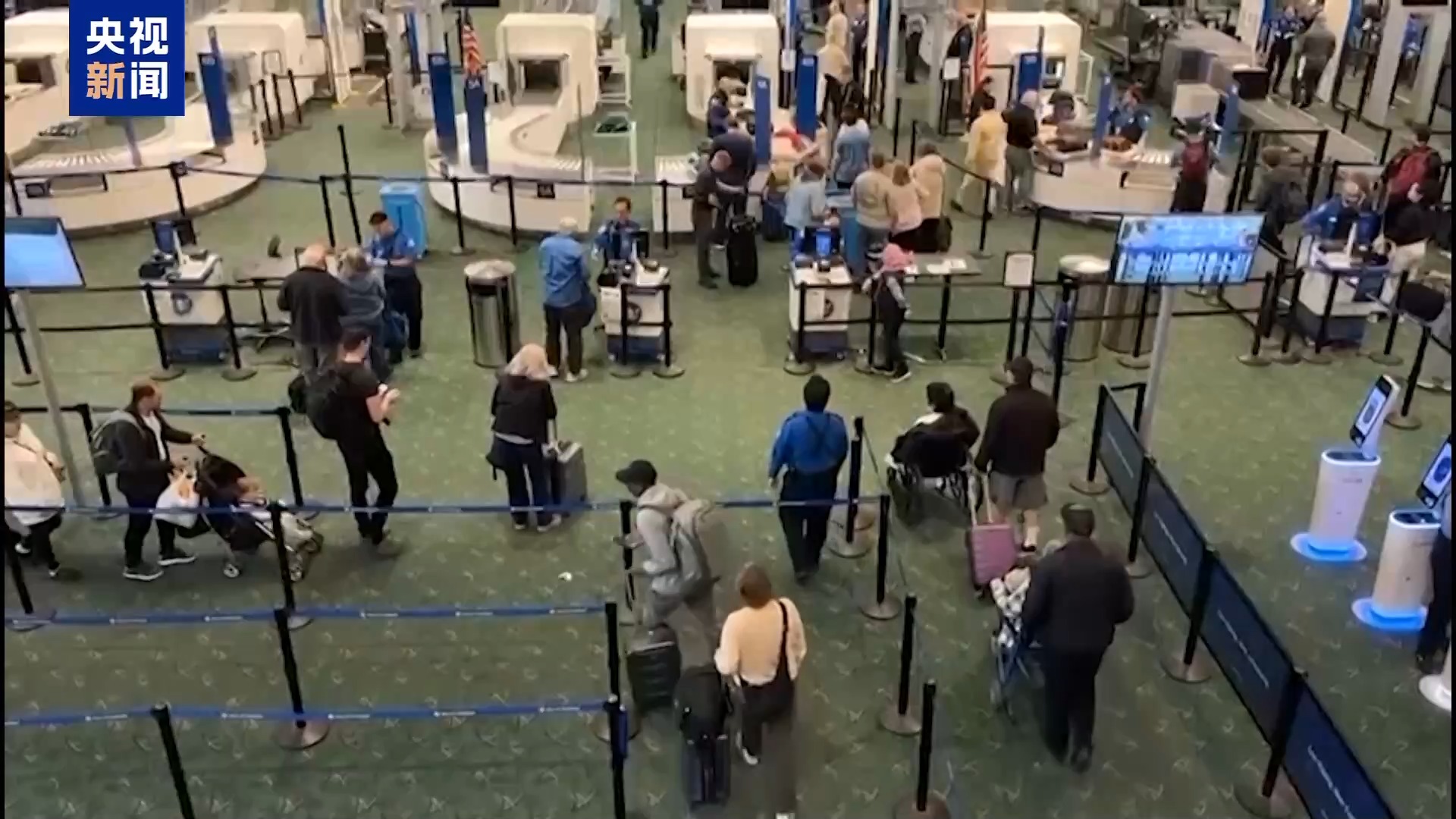 “停摆”持续 美机场运力将削减 部分空域或关闭