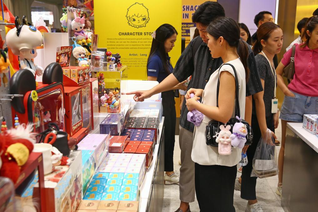 列国鉴丨记者观察：从压舱石到潮玩，见证中泰友好交往