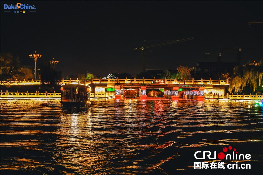 【2025打卡中国】千年汴梁“触手可及” 外国网红沉浸式体验“国潮”河南