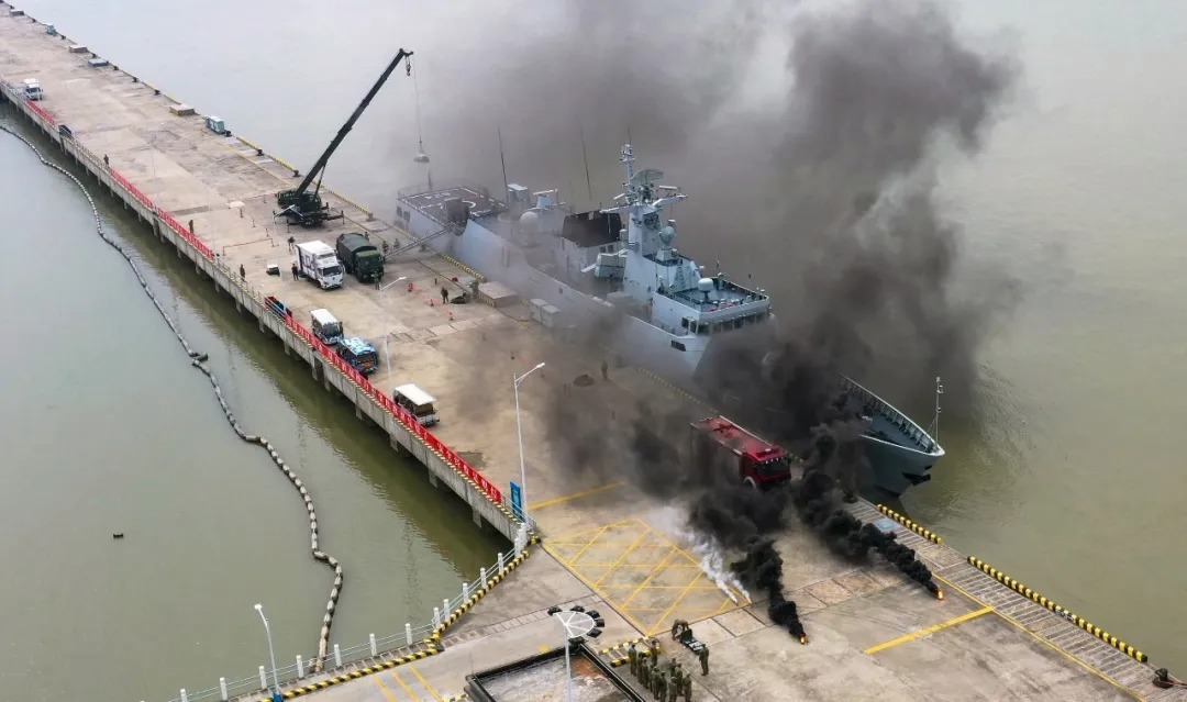 舰艇编队“遭袭”!直击后装综合保障演练现场 图片