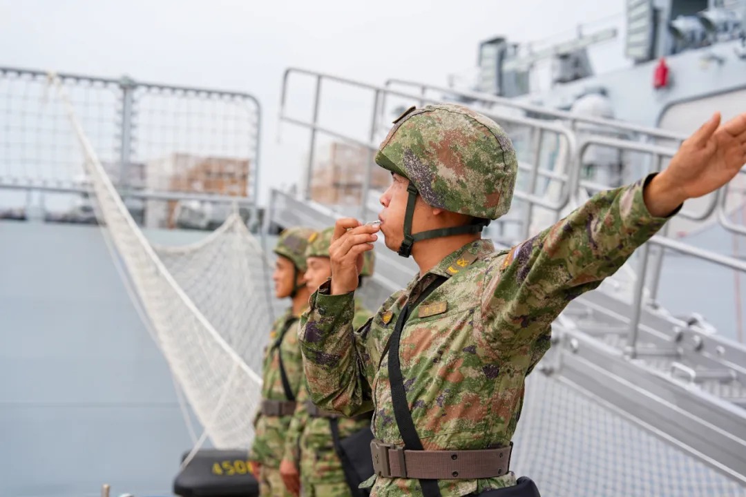 舰艇编队“遭袭”!直击后装综合保障演练现场 图片