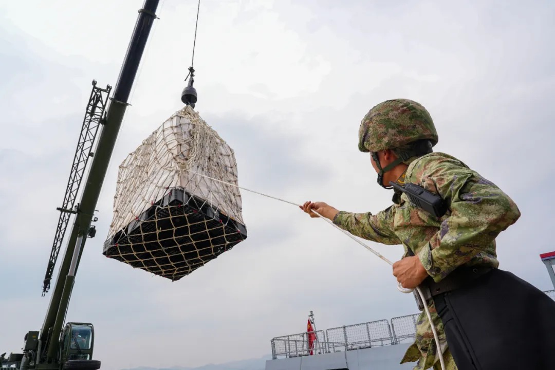 舰艇编队“遭袭”!直击后装综合保障演练现场 图片