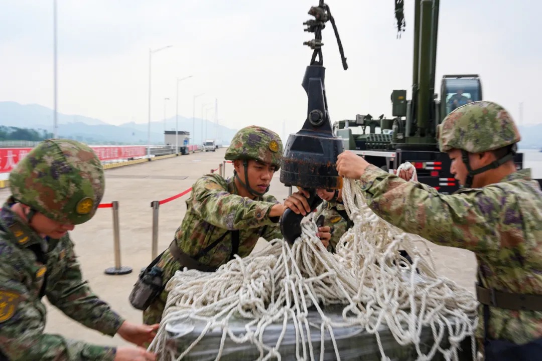 舰艇编队“遭袭”!直击后装综合保障演练现场 图片
