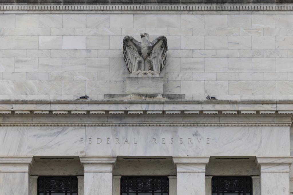 美联储如期降息,影响如何