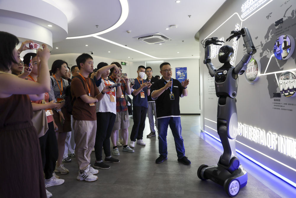 国际人士瞩目中央经济工作会议为世界注入确定性 国际人士瞩目中央经济工作会议为世界注入确定性