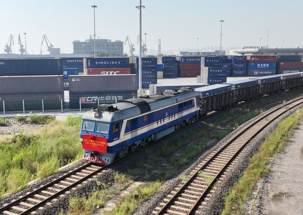 年终特稿｜世界舞台上的中国定力、魄力与担当