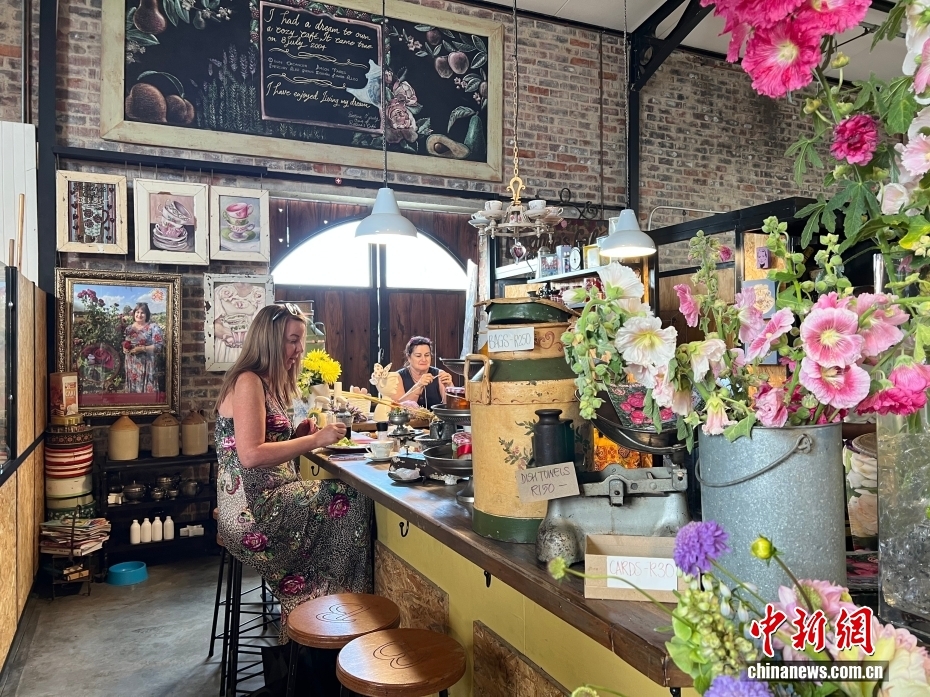 周末市集受南非约堡民众青睐 周末市集受南非约堡民众青睐