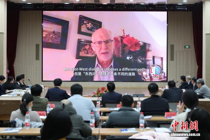 东西问丨乔治·帕潘德里欧：如何打破“文明冲突”叙事陷阱？